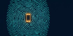 Imaging showing fingerprint lines leading to the mobile phone